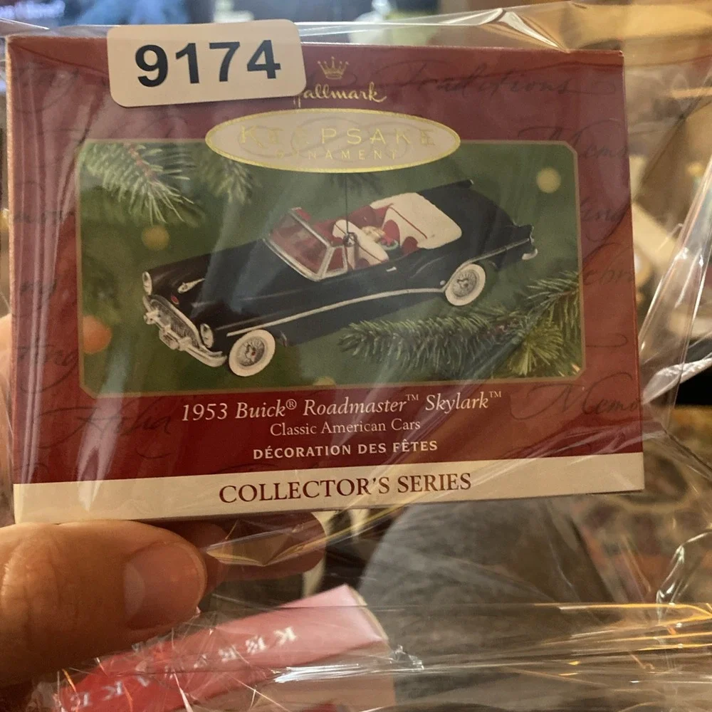 BUICK 1953 ROADMASTER SKYLARK CONVERTIBLE Hallmark Keepsake Christmas Ornament